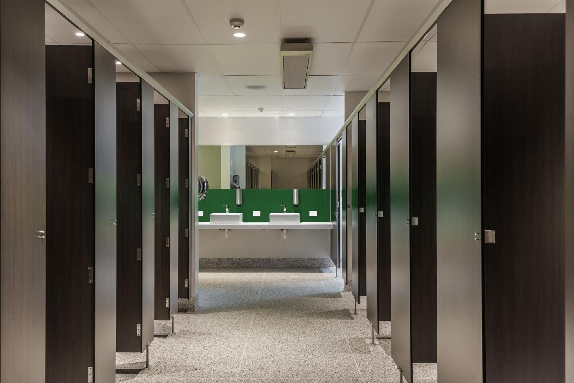 Lylo Christchurch Exteriör bild The changing rooms at the National Swimming Centre