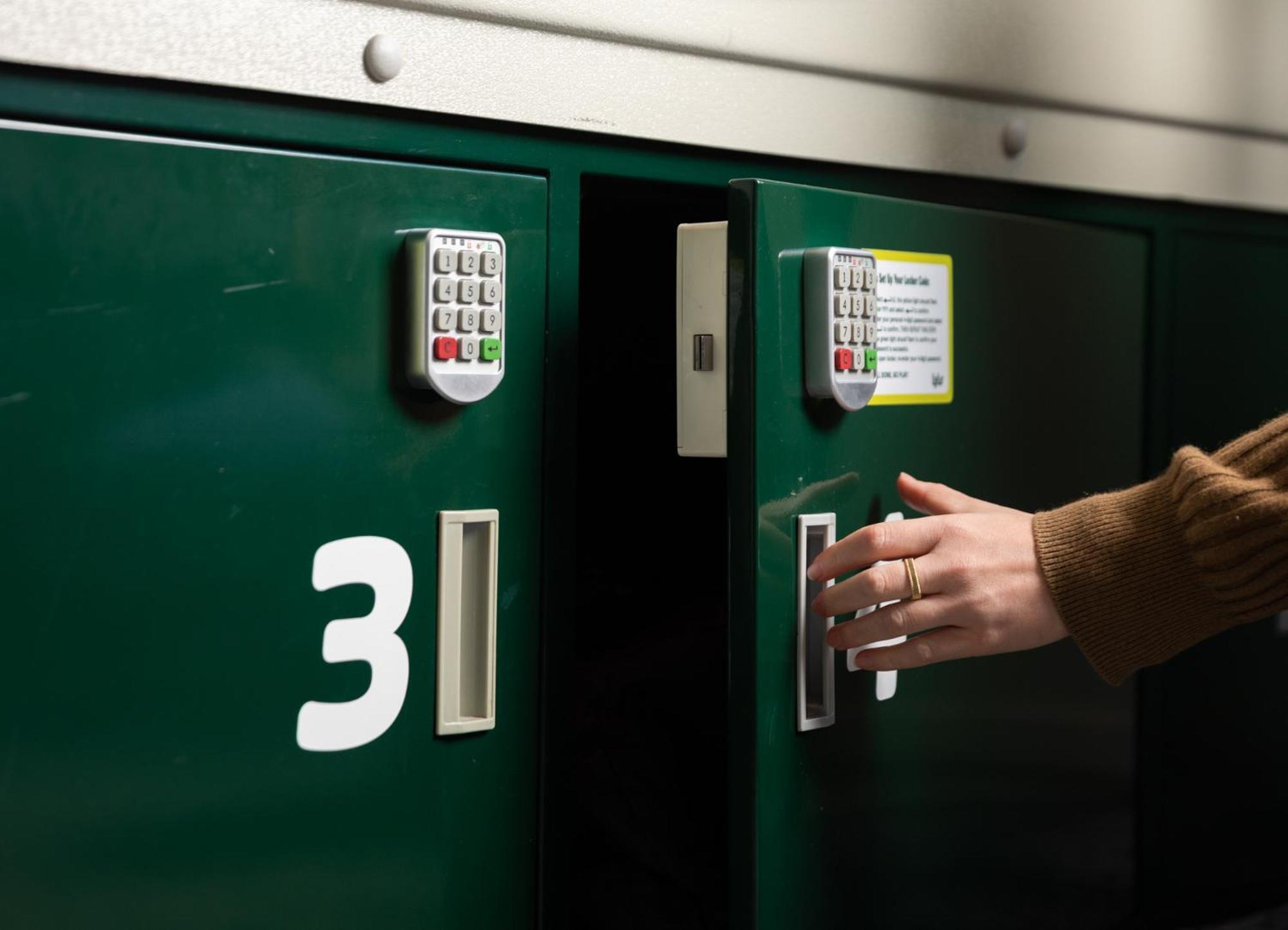 Lylo Christchurch Exteriör bild A keyless locker